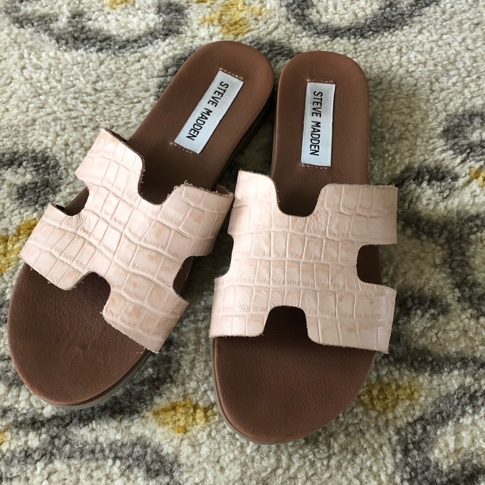 Steve Madden Greece sandals